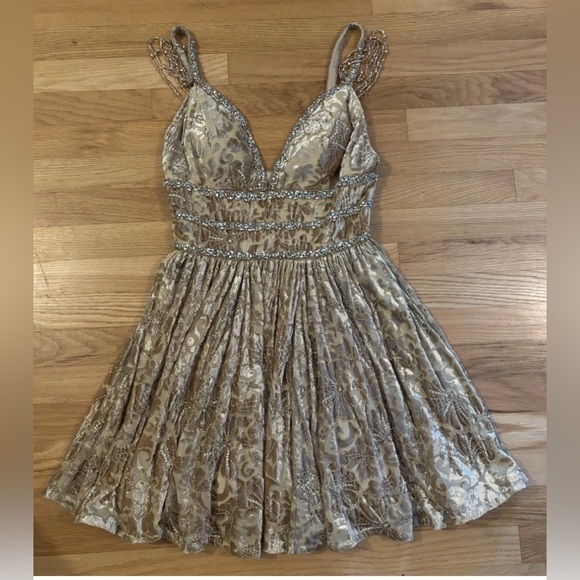 Sherri Hill Castle Couture 53065 Gold Homecoming/Prom Dress Size 4 NWT Paisley - Picture 1 of 11